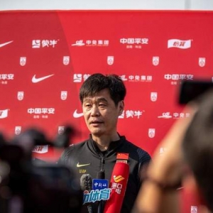 尴尬！12强赛总结会迟迟未开 李霄鹏未得到任何去留说法