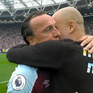 格局！瓜帅拥抱对手即将退役功勋 没赢球又如何？