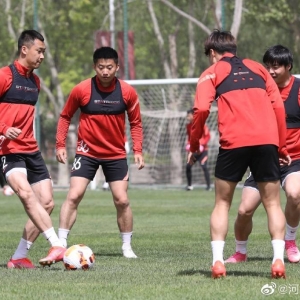 连媒：河北队是头号降级热门 金钟夫坚守令人钦佩