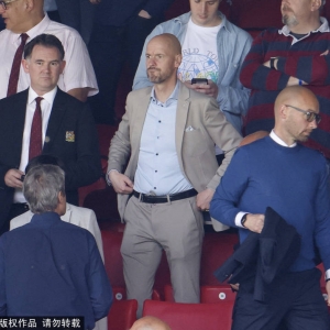 C罗不在缴械投降？曼联收官战遭毒打 滕哈格直摇头