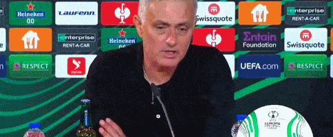 嗨翻！罗马球员大闹发布会 穆帅又蹦又跳人设崩了