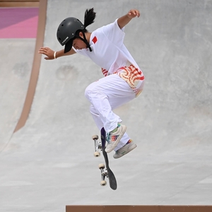 滑板首场奥运积分赛 曾文蕙因脚伤止步半决赛