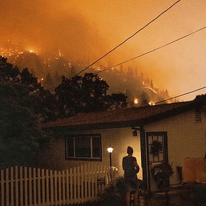 美国53处大规模山火在燃烧 加州出现今年最大山火