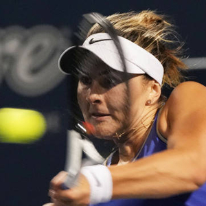 郑钦文淘汰前美网冠军 首次晋级WTA1000赛八强