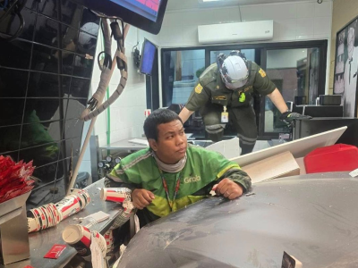 中国男子在曼谷加油站驾车肇事，撞进肯德基餐厅