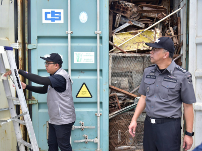 泰国港口大行动！林查班港查扣714个可疑洋垃圾