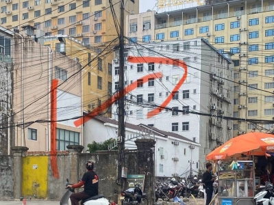 园区高压围堵不断，我被迫逃离凯旋城，朋友却被扣留在酒店