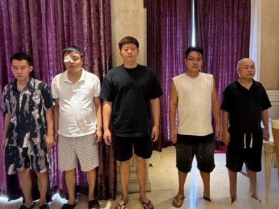 专帮逃犯洗身份！5名华人金边落网，完整制假链条曝光