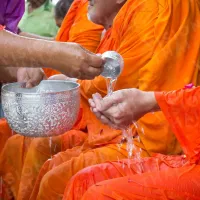 泰国泼水节攻略：你准备好迎接这场玩水狂欢了吗？