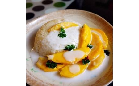 泰国经典的甜主食芒果糯米饭