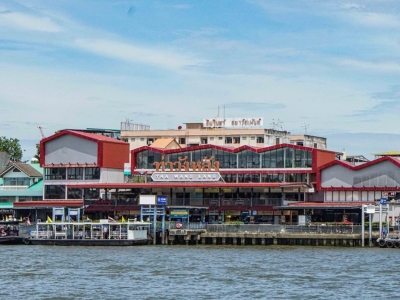 曼谷：5个藏在大学里的市集！游玩必逛！