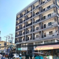 柬埔寨波贝市区的一栋公寓楼被宪兵围了，电诈分子完咯