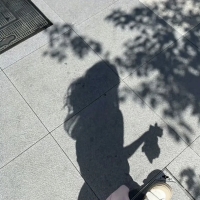 熱的受不了了，，，，，，，谁有后羿电话