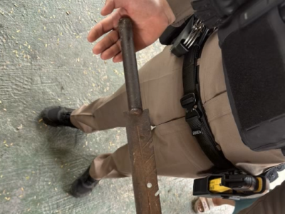 吸毒引发暴力！曼谷男子持剑挟持女子酿险情