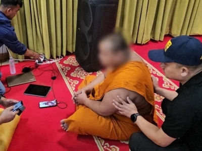 泰国寺庙性侵丑闻，100余视频揭示高僧罪行