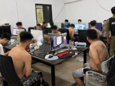 因昼夜运作异常遭举报！老挝万象捣毁24人跨境电诈窝