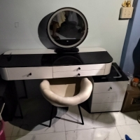 出售二手1.8床，冰箱，保险柜，地址：泰国曼谷，联系 @zhuan0816