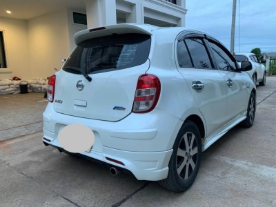 出售：2012年日产玛驰 位于清迈Maya附近   售价：115000 泰铢。诚意买家可议价。