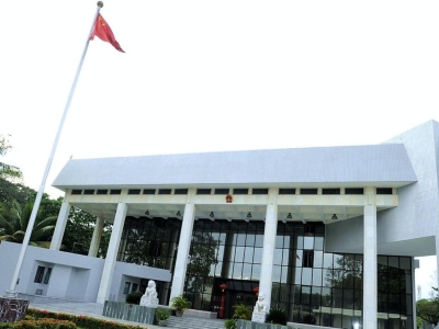 中国使馆紧急提醒：赴斯严查香烟宝石，违规将面临重罚