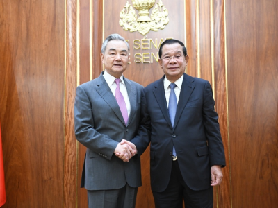 洪森会见王毅：中国的支持是柬埔寨“最大底气”