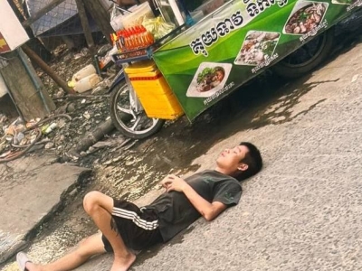 又一个中国男子吸电子烟过量后在西港一酒店后晕倒。