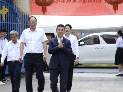 中国驻柬大使馆与柬华总会座谈中山学校，推动教育建设