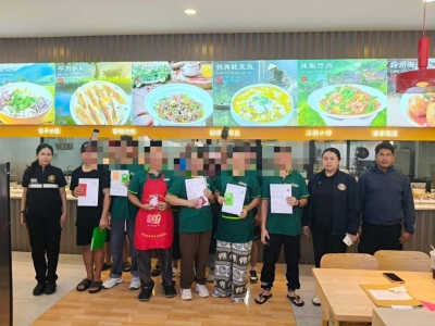 春武里一餐厅遭清扫！9名中国人持旅游签开店被捕