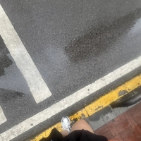 出来跟我吃饭！快点！