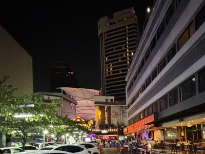 泰国人妖值得一试，比女人好一百倍！！！！！！！！