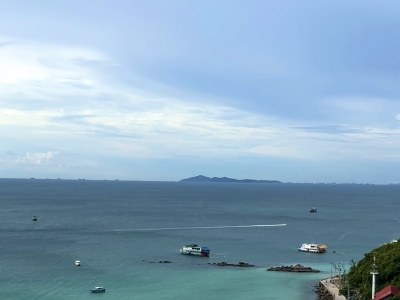 今天在格兰岛下船脚不慎受伤的女生你还好吗