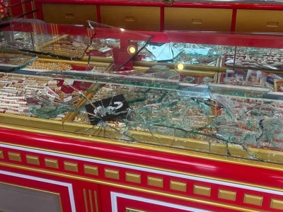 抢完金就想跑路？中国嫌犯归还租车瞬间被泰警拿下