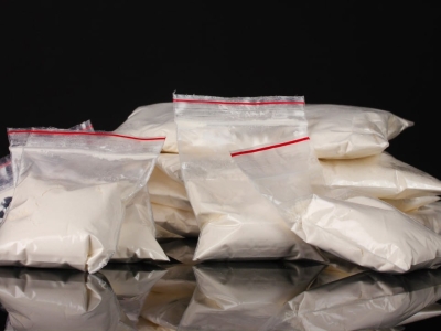 菲律宾毒窝被端！警方缴获手枪及价值800万毒品