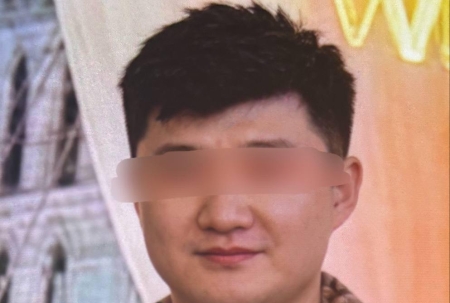 此人名字叫 卢堃，外号老九，广西壮族马山县鹿镇马头村人