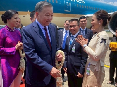 越南国家主席首次访泰,赴乌隆他尼致敬胡志明