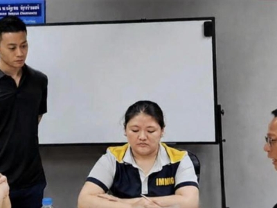 护照还能自己加页？中国男子在泰国续签时被识破