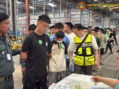 中柬合作从德崇机场遣返329名涉电诈及非法拘禁人员