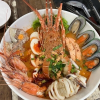 曼谷Pratunam面，超大碗冬龙虾五宝海鲜面