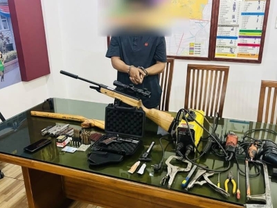 技校生失业后改装枪支销售，泰警突袭查获大量武器