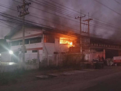 泰国呵叻府大麻仓库凌晨失火，附近居民吸嗨了