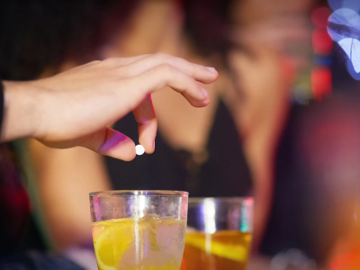 警惕 “迷奸水”！泰国夜店惊现下药，男子当场癫痫送医