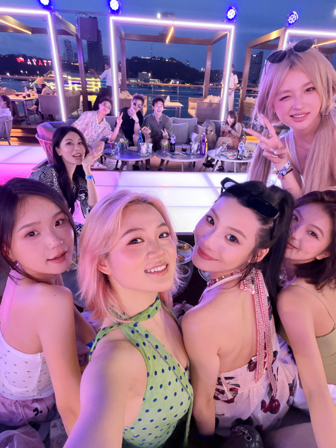 008cBMYjly1id1un6ssxvj32u03s0qv7.jpg