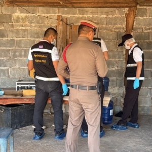 毒瘾作祟，42岁泰男斩杀71岁母亲案引全国关注