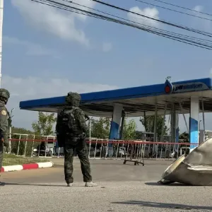 泰南纳拉提瓦实施宵禁,夜间出行受限