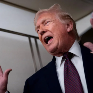 川普重申格陵兰战略地位,不容中俄染指