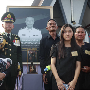 英勇无畏！泰国军方隆重缅怀42名边境英雄