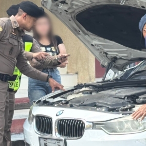 32岁女子驾宝马使用伪造车牌被捕