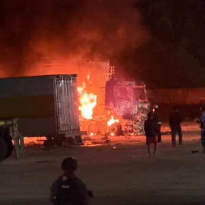 疑报复执法？走私燃油仓库遭纵火