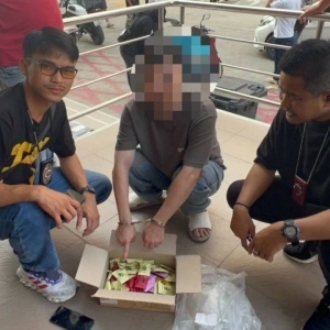 44岁中国男子芭提雅销售“毒电子烟油”,被警方抓获