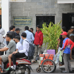 电诈风暴后,柬埔寨外籍人员集中办理回国手续