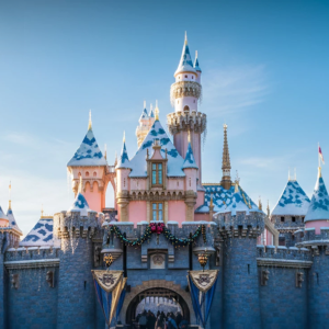 东部经济走廊建迪士尼乐园，公私合营模式入场